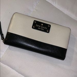 Kate spade zip wallet